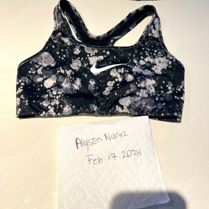 NIKE SWOOSH SPORTS BRA